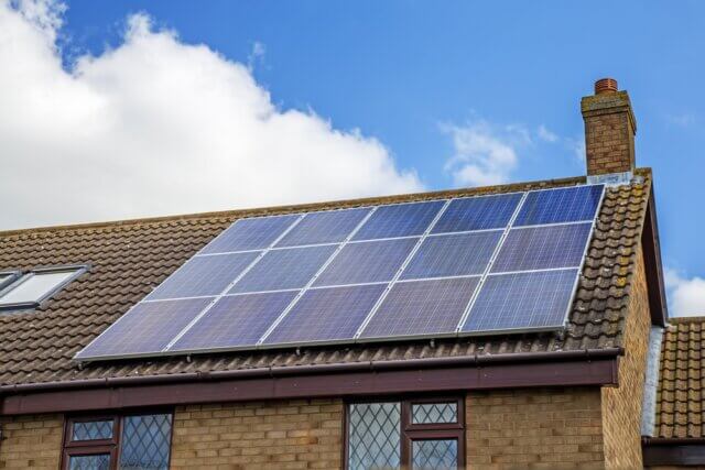 Hoeveel geld kun je besparen met de aanschaf van zonnepanelen?